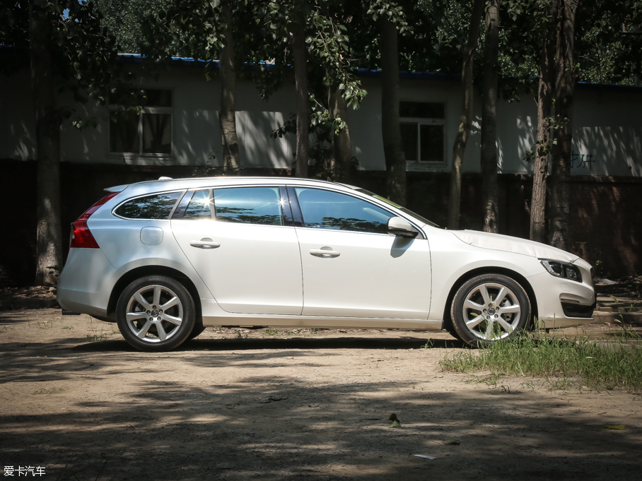 2017ֶV60 2.0T T4 а V