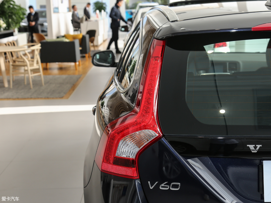 2017ֶV60 2.0T T5 ݰ V