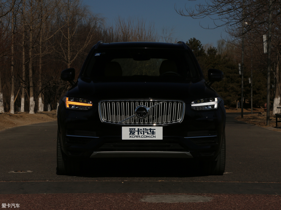 2018ֶXC90 RECHARGE T8 