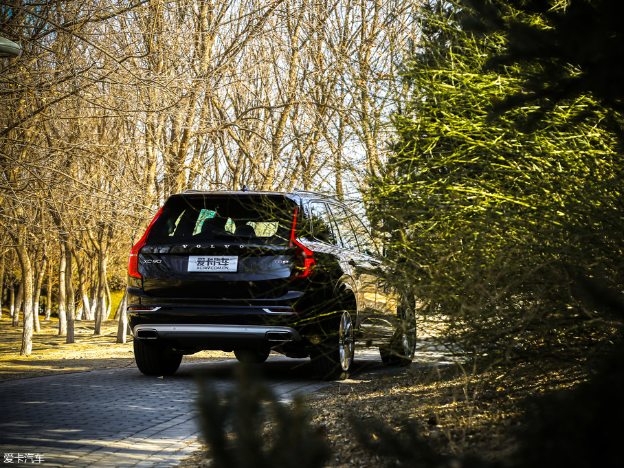 2018ֶXC90 RECHARGE T8 