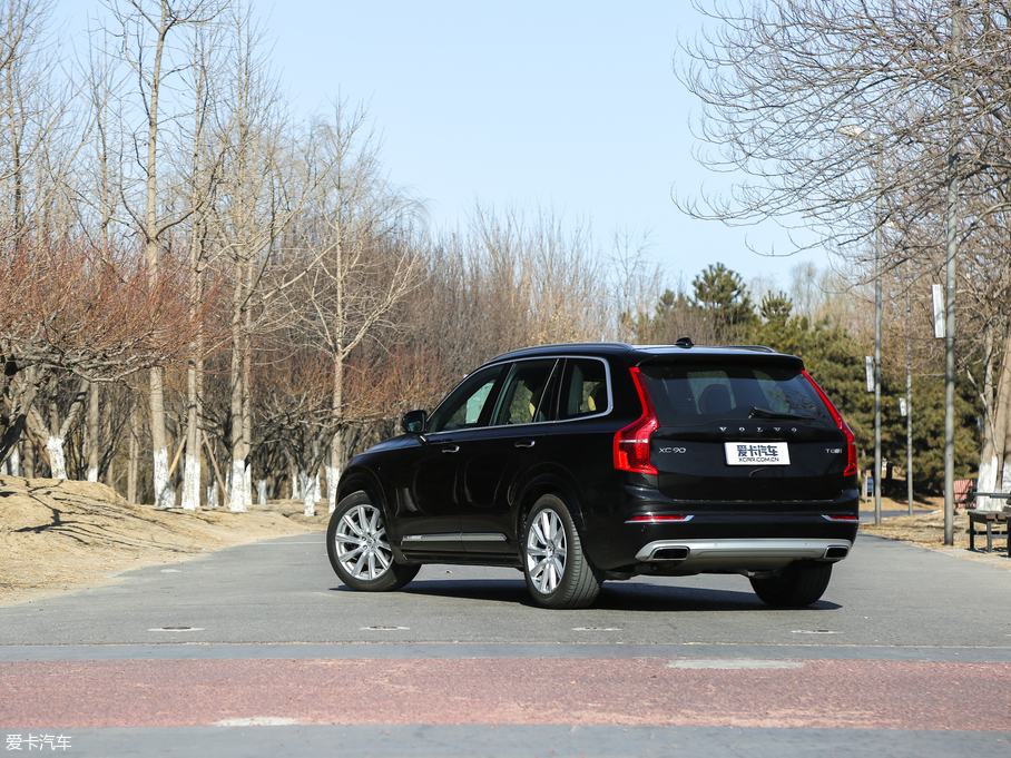 2018ֶXC90 RECHARGE T8 