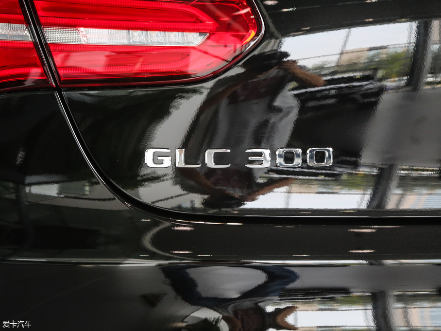 2018GLCSUV GLC 300 4MATIC SUV