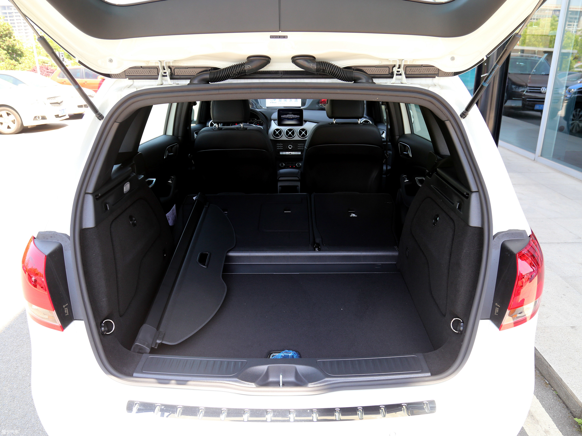 【2018款奔驰b级b 200 动感型_空间座椅_14/427张图片】_汽车图片大全