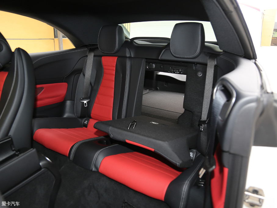 【2018款奔驰e级敞篷e 200 4matic敞篷轿跑车_空间座椅_66/562张图片