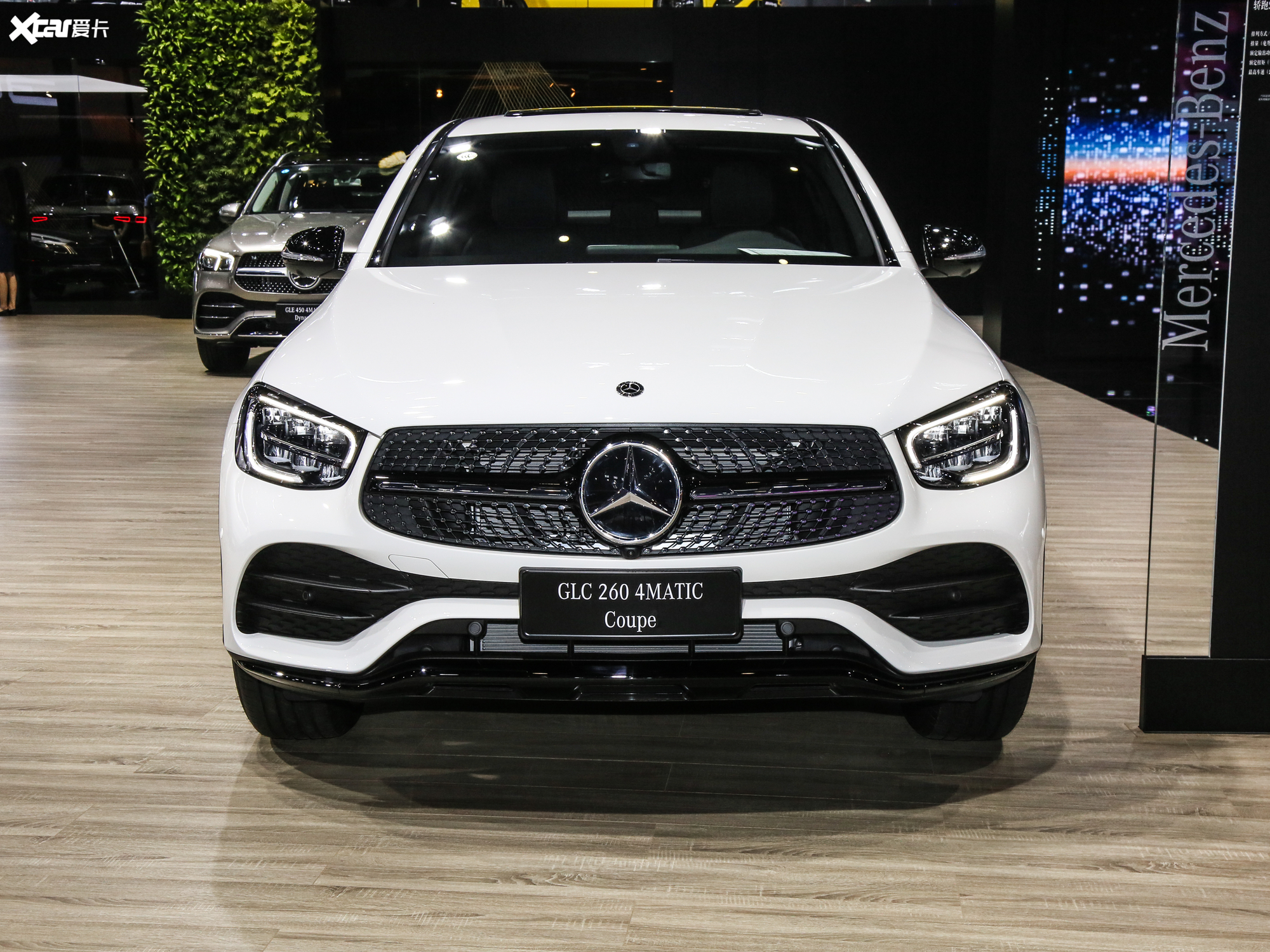 【2020款奔驰glc轿跑glc 260 4matic 轿跑suv_整体外观_14/600张图片