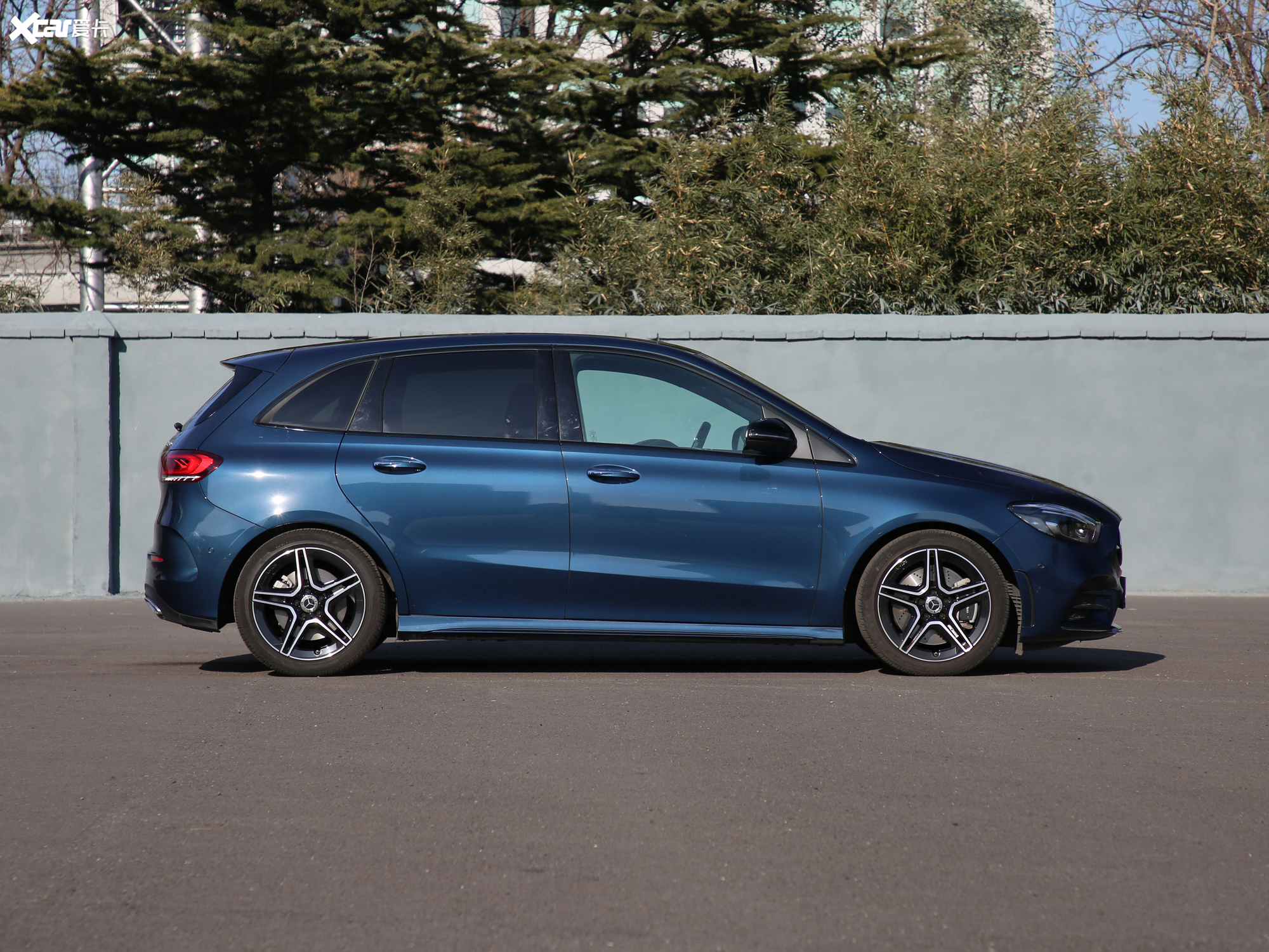 【2020款奔驰b级 b 260 4matic_整体外观 _17/256张图片】_汽车图片