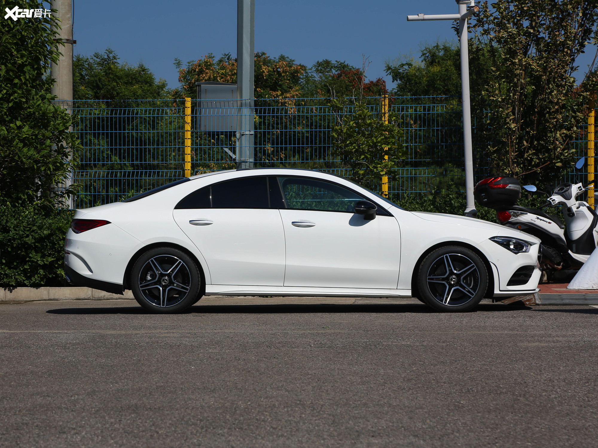 【2020款奔驰clacla 260 4matic_整体外观_7/617张图片】_汽车图片
