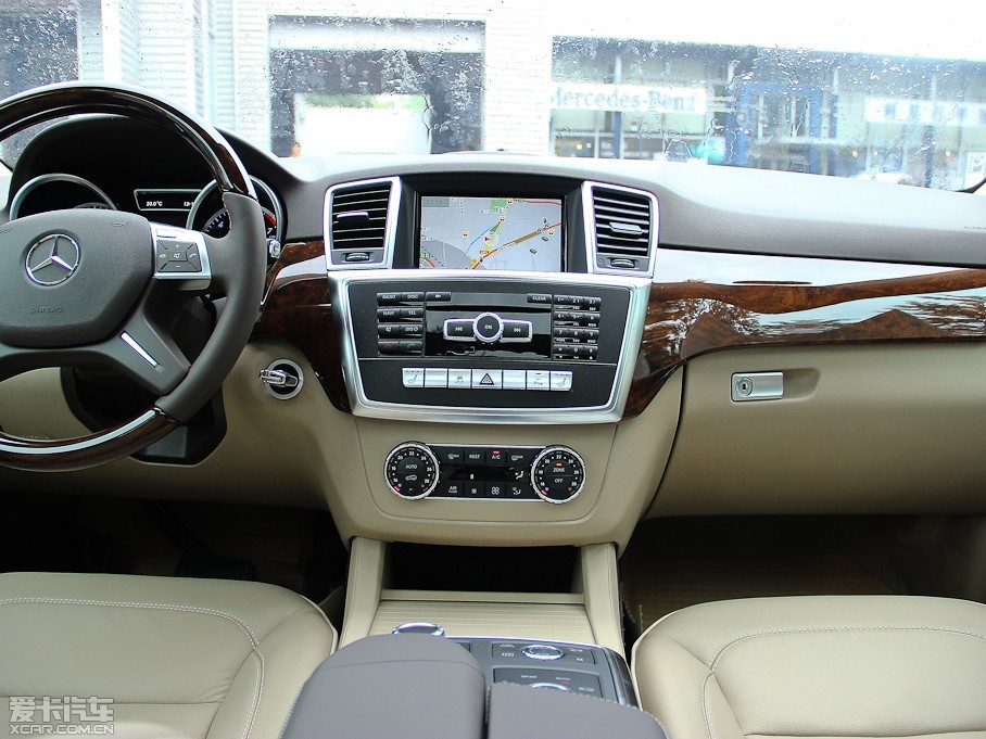 【2012款奔驰m级ml 350 豪华版_中控区_4/882张图片】_汽车图片大全