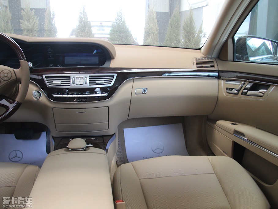 【2012款奔驰s级 s 350l 4matic grand edition_中控区 _18/795张图片