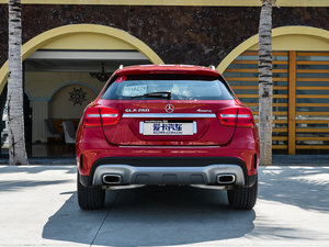 2015GLA 260 4MATIC 	