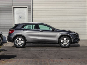 2015GLA 200 