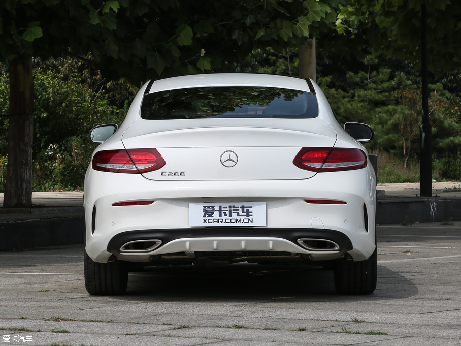 2016款奔驰c级coupec 200 轿跑车
