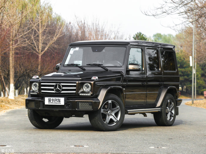 奔驰g级店内降价促销 购车享优惠4万