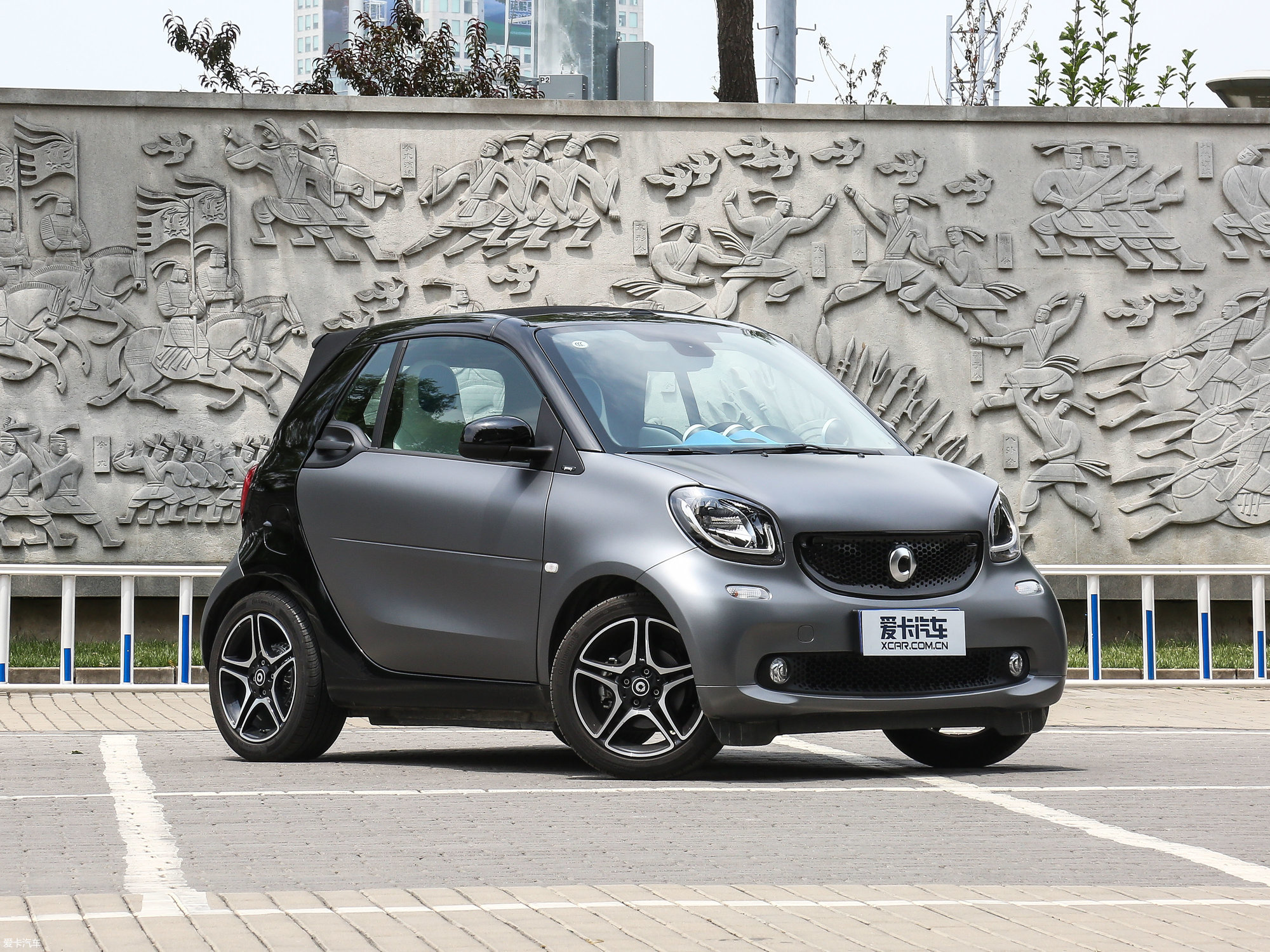 9t 敞篷极致版  2019款smart fortwo 09t 66千瓦硬顶先锋版 国vi 0