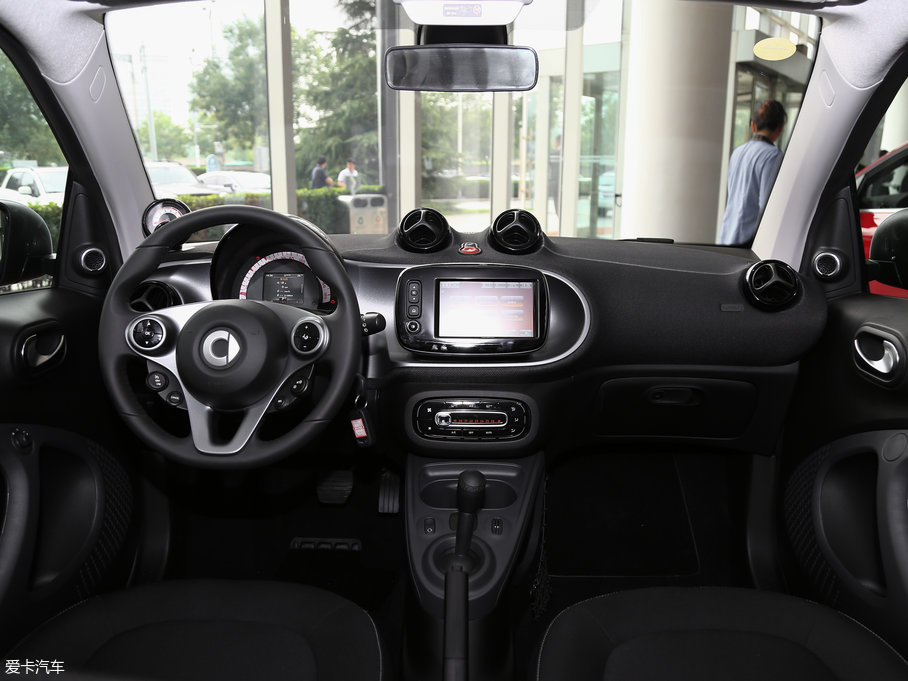 2017款smart fortwo1.0l 新声特别版