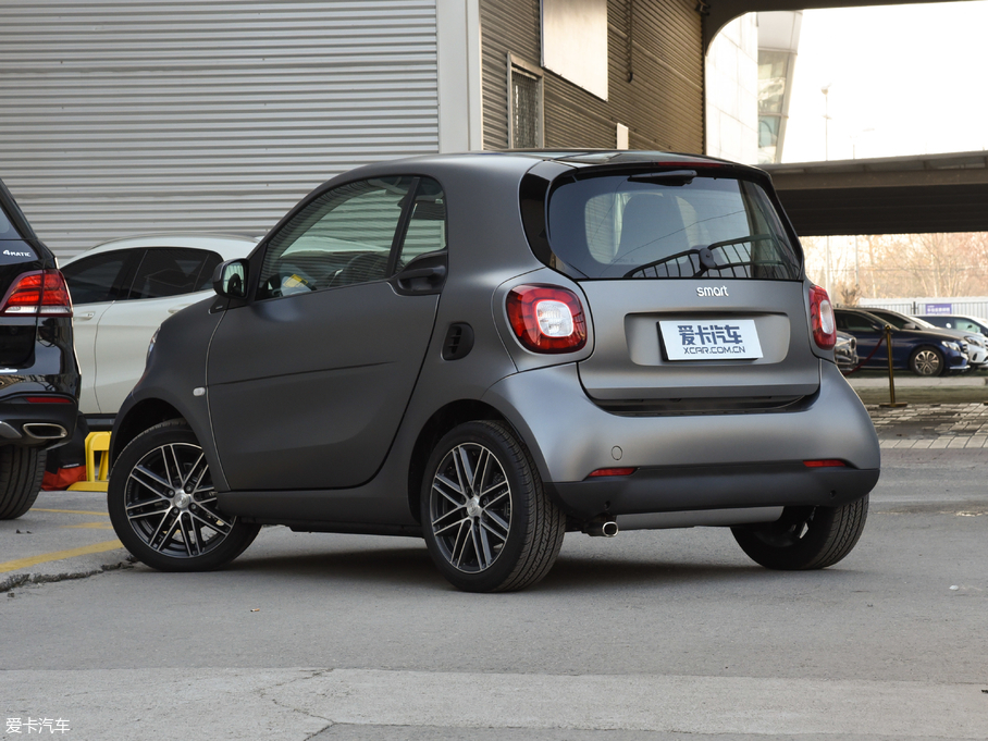 2017smart fortwo 1.0L ر