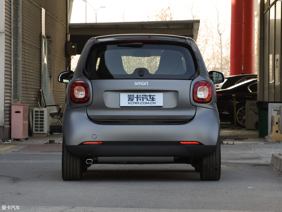 2017smart fortwo 1.0L ر