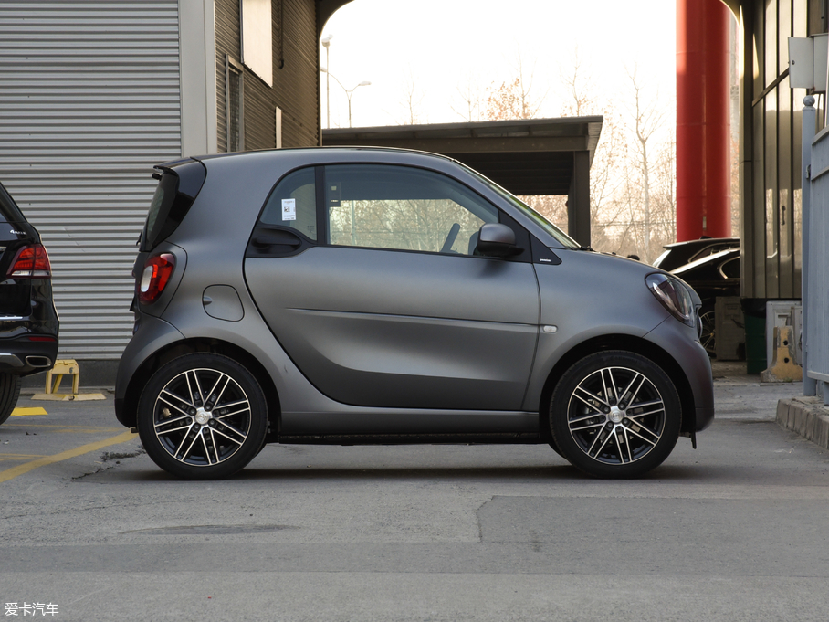 2017smart fortwo 1.0L ر