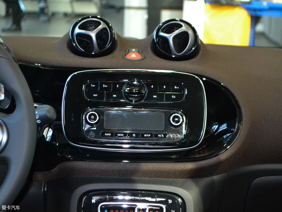 2018款smart fortwo1.0l 巧克力特别版