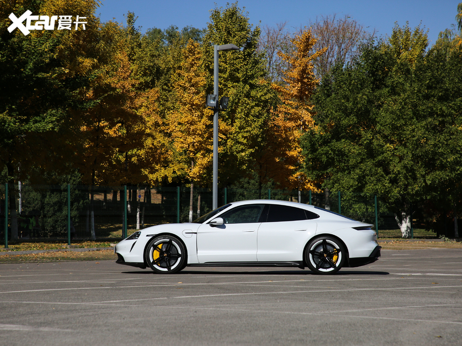 2019Taycan Turbo S