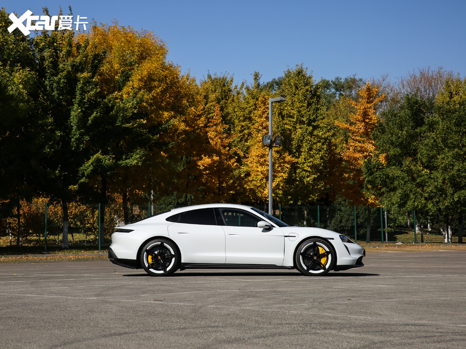 2019Taycan Turbo S