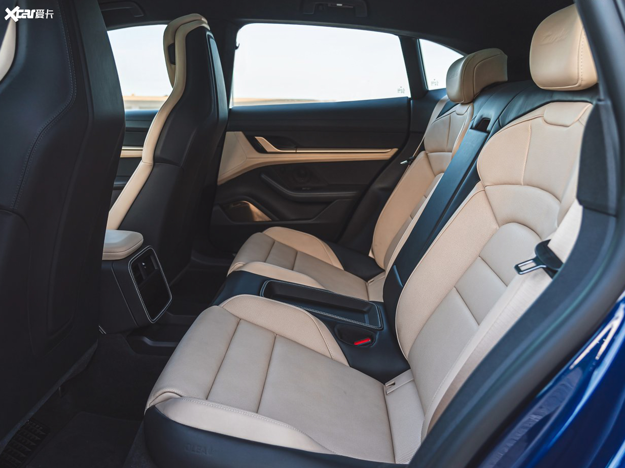 爱卡首页 汽车图片 保时捷 taycan 2022款turbo cross