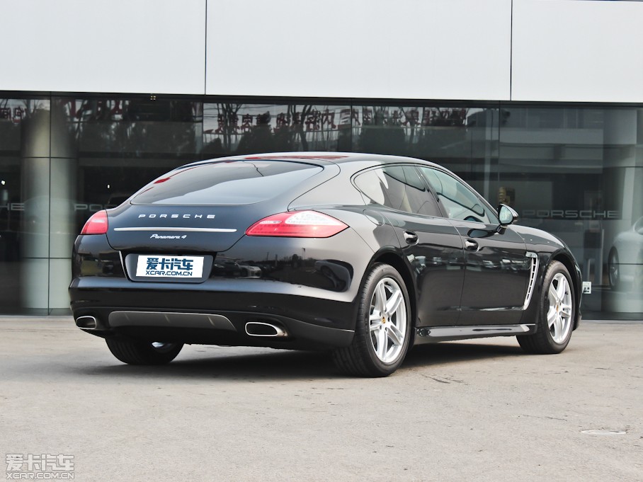 2013Panamera 4 Platinum Edition