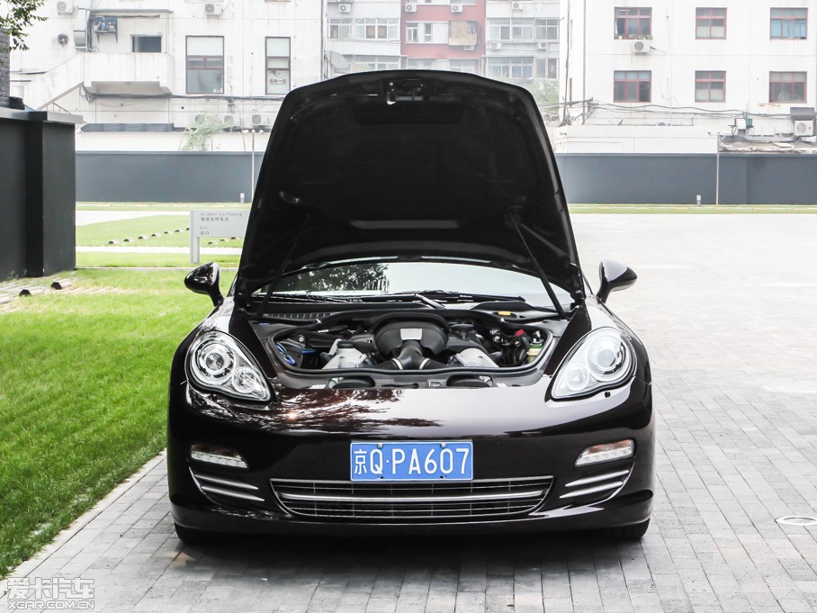 2013Panamera Platinum Edition