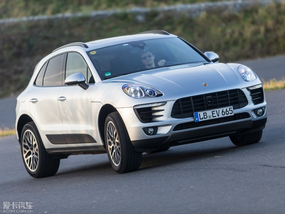 2014Macan S