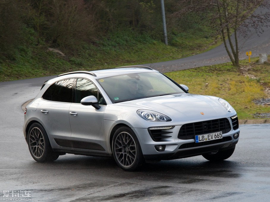 2014Macan S