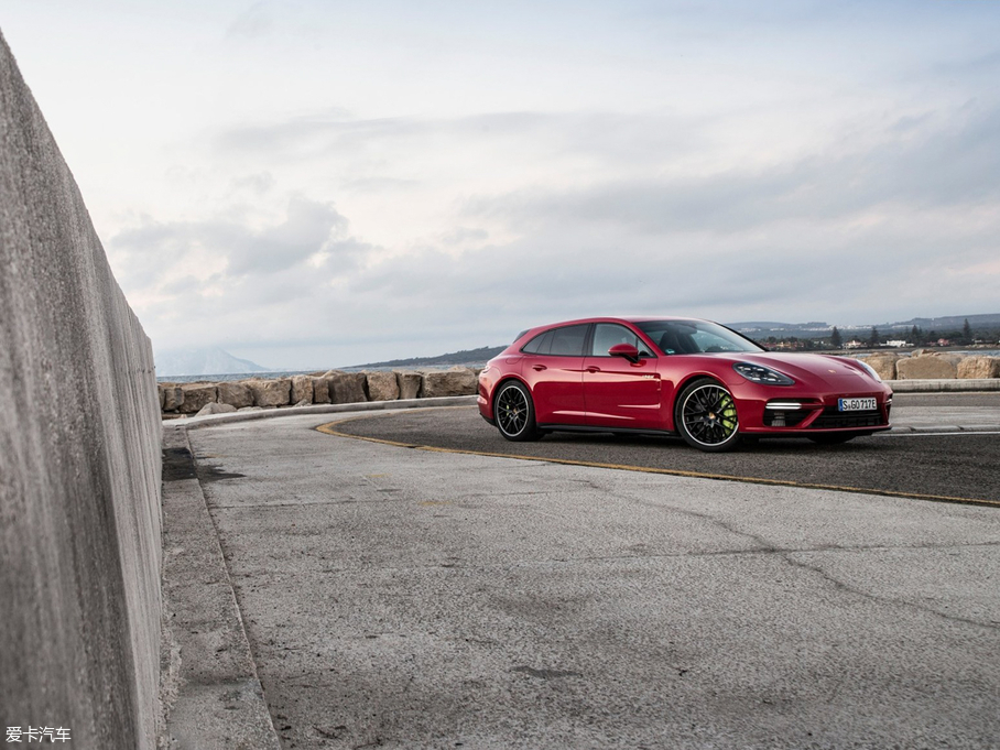 2018Panamera E-Hybrid Turbo S E-Hybrid Sport Turismo