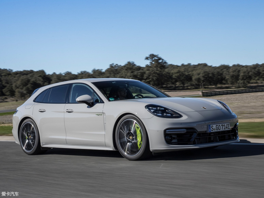 2018Panamera E-Hybrid Turbo S E-Hybrid Sport Turismo