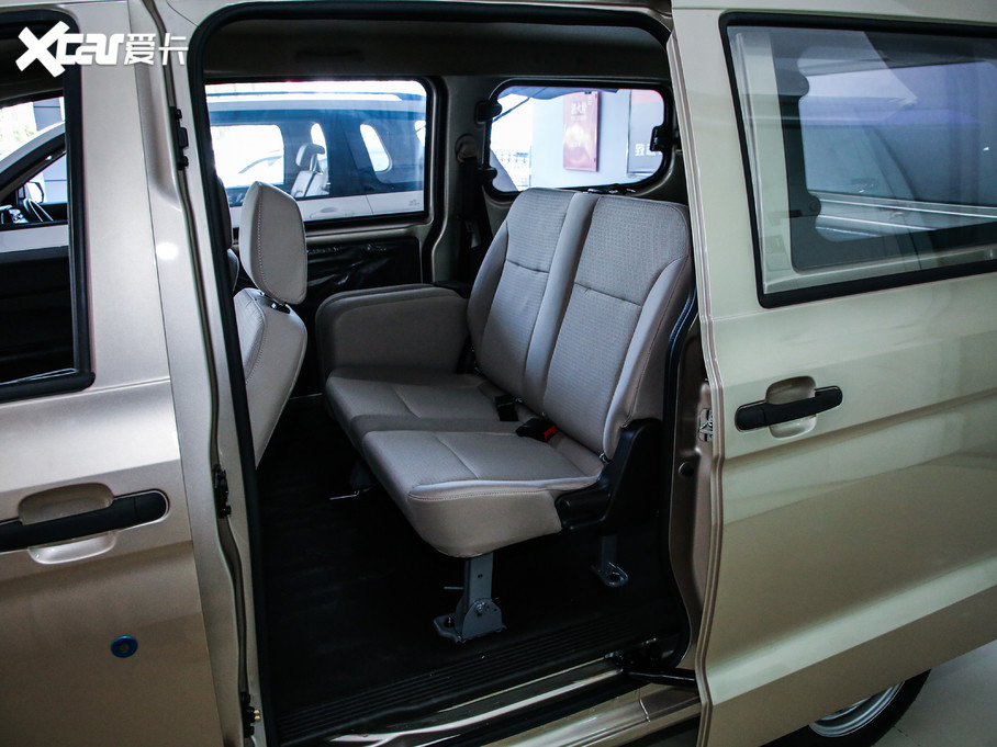 2020款五菱宏光v1.5l 手动劲取版