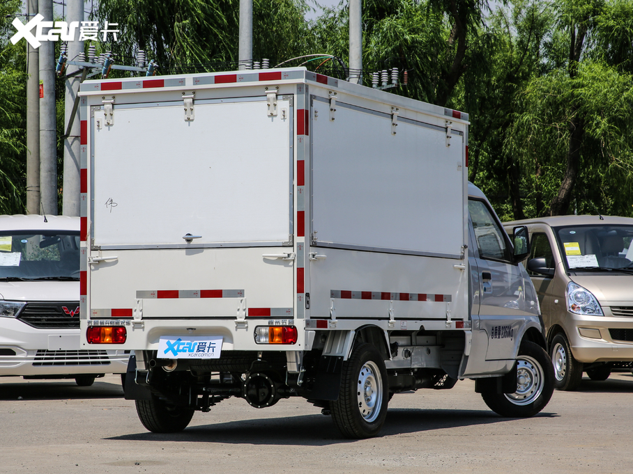 2020款五菱荣光新卡 1.8l 单排翼开启