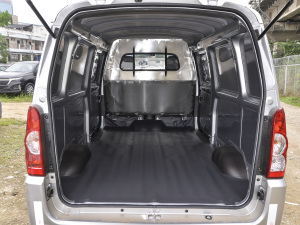 2021款加长版 1.5L 标准助力型封窗车 2座 行李厢空间