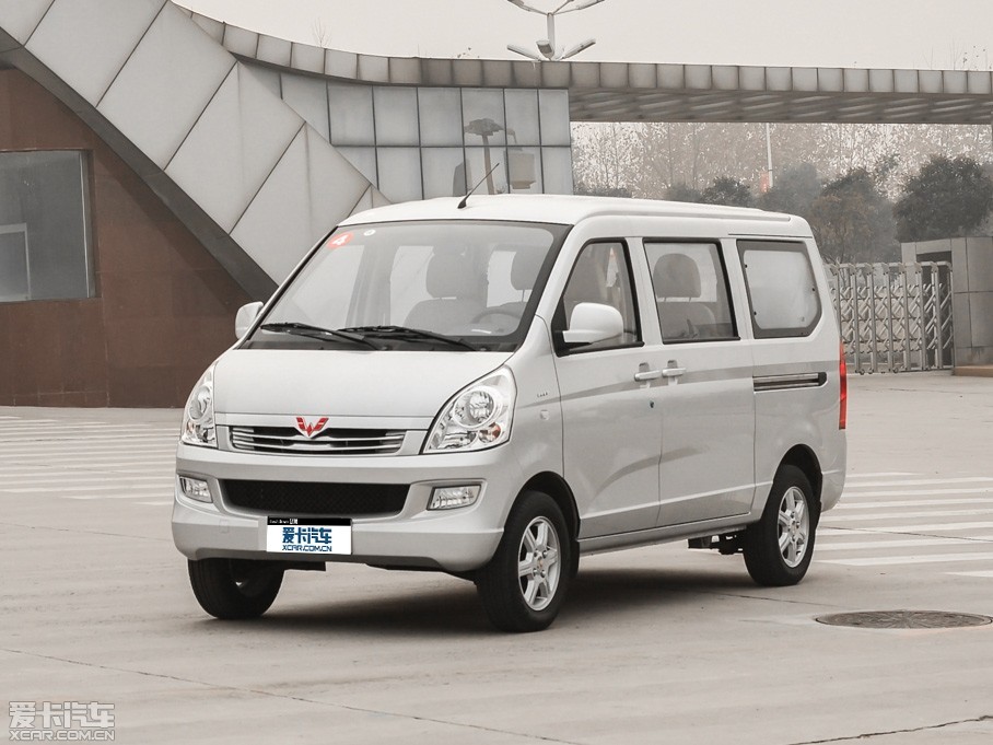 2014款五菱荣光s 1.5l 标准型