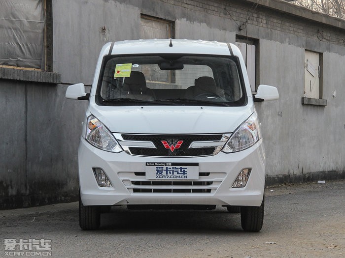 五菱麵包車交強險多少錢 五菱榮光v車損險多少錢