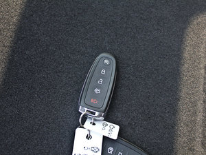 2012款2.0T 尊锐型 车钥匙
