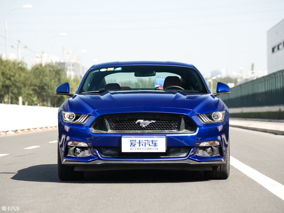 Mustang GTʮʱУεĽդʮ־б־ԡ壬ʮ㡣ͼΪ2016Mustang 5.0L GT ܰ棩