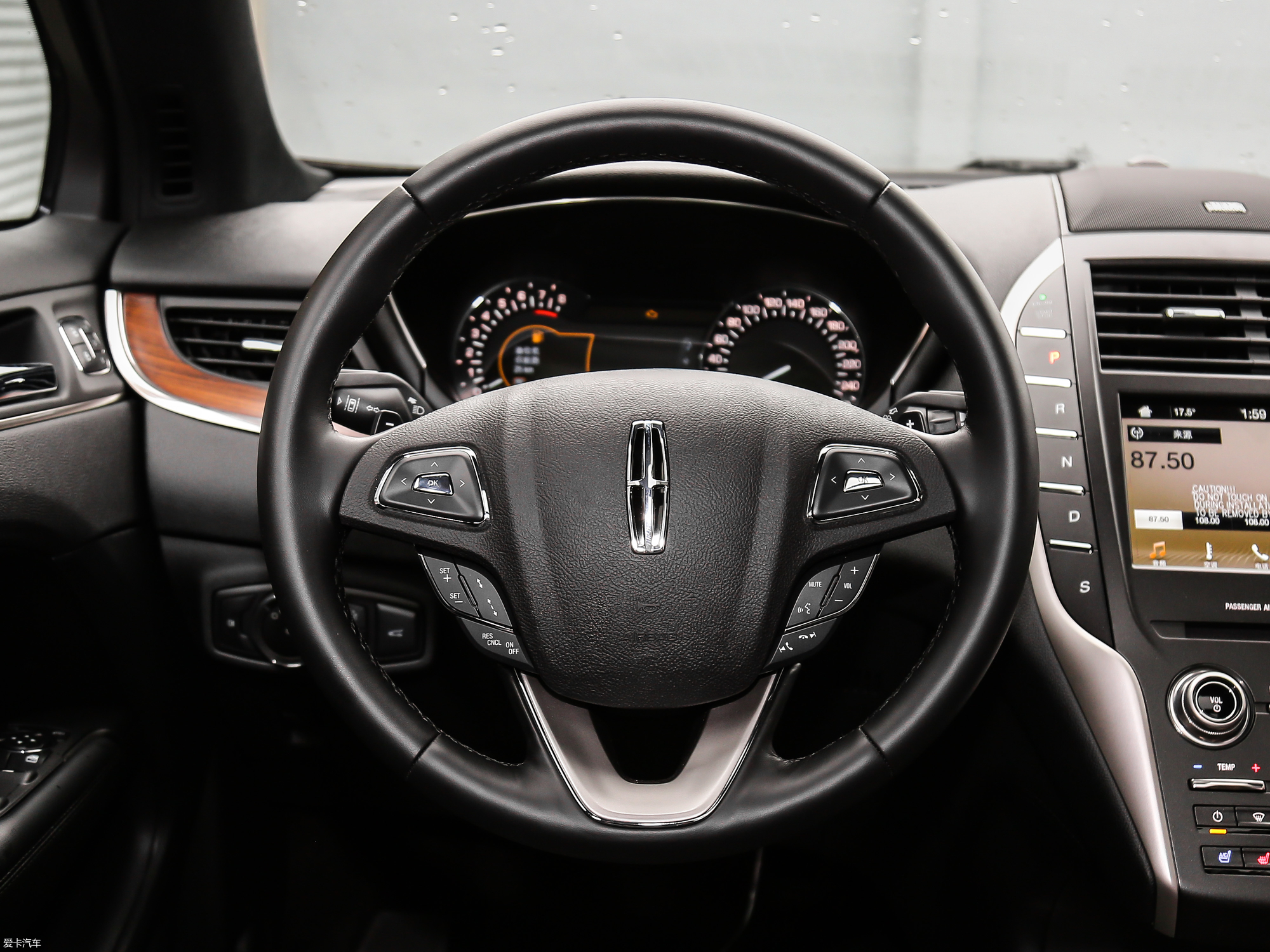 0t 全驱尊耀版_中控区_3/157张图片】_汽车图片大全_爱卡汽车