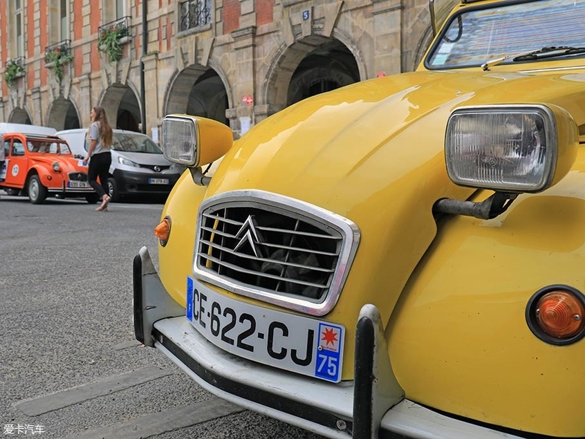 雪铁龙2CV