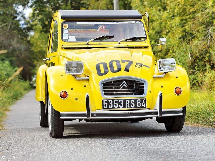 雪铁龙2CV