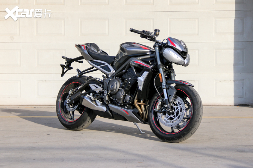 Street Triple RS