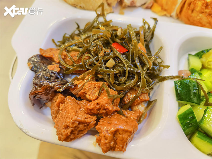 美食探店；自驾游