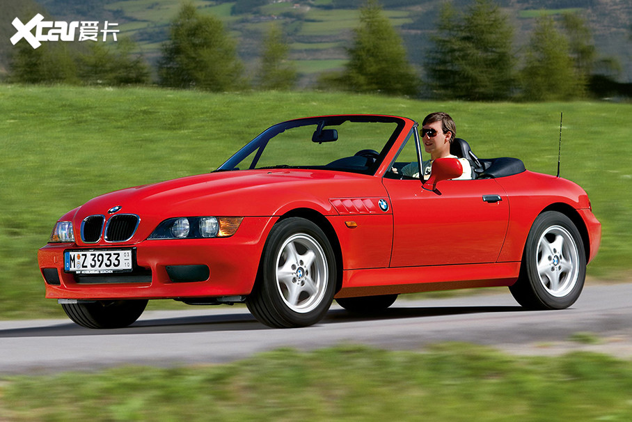 纷纷加入到这场战役——1995年宝马推出了z3,1996年奔驰推出了slk