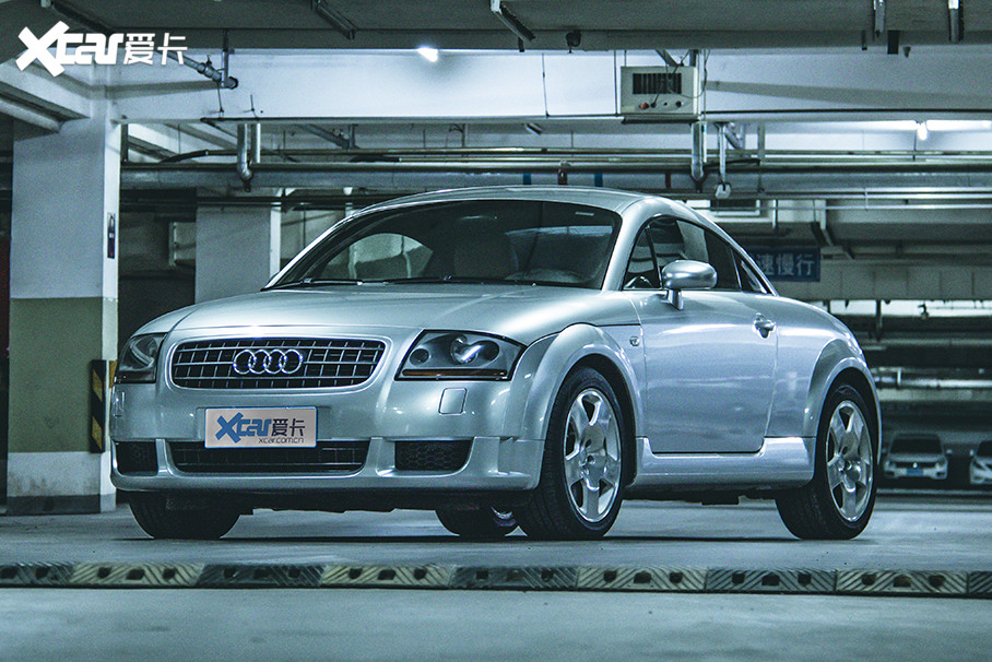 这代tt是基于大众集团的pq34平台打造,我们非常熟悉的"一代神车"大众