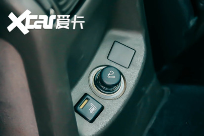 实拍第一代萨博9-5 20年前的陆地飞行器
