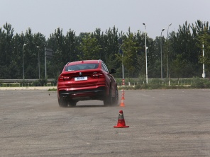 测试宝马X4 xDrive35i M运动型