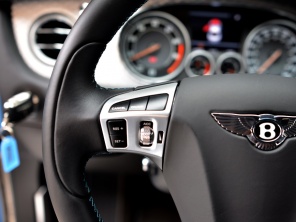 欧陆GT V8 S试驾