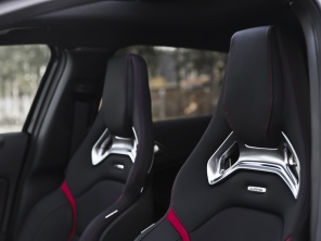 暴躁的独行侠 爱卡测试奔驰GLA 45 AMG